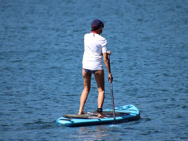 Stand-up paddle sur le lac du Bouchet